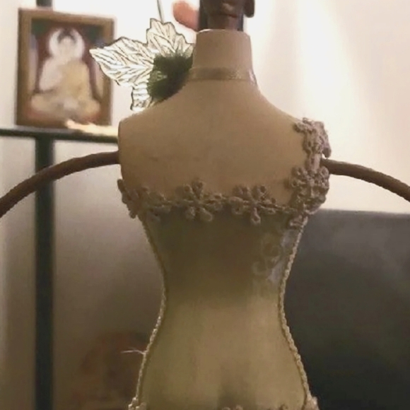 Fringe & Bead Lady Jewelry Tree - Picture 2 of 3